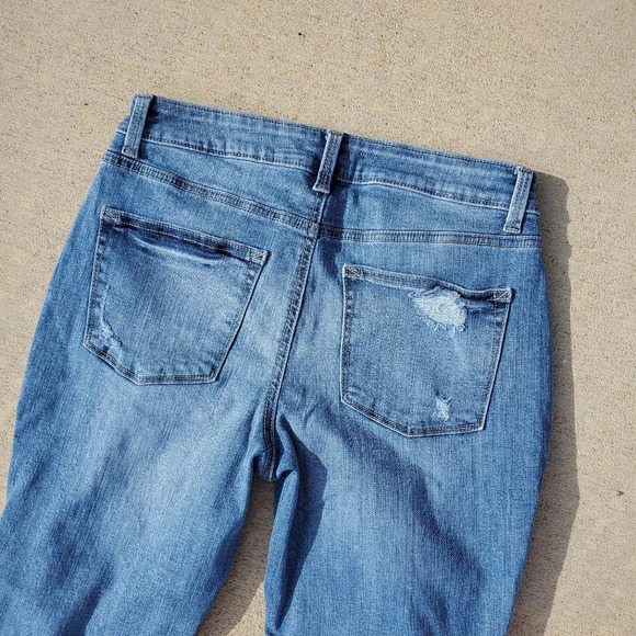 Maurices Distressed High-Rise Jeggings Medium Wash Size Medium Regular - Picture 1 of 12